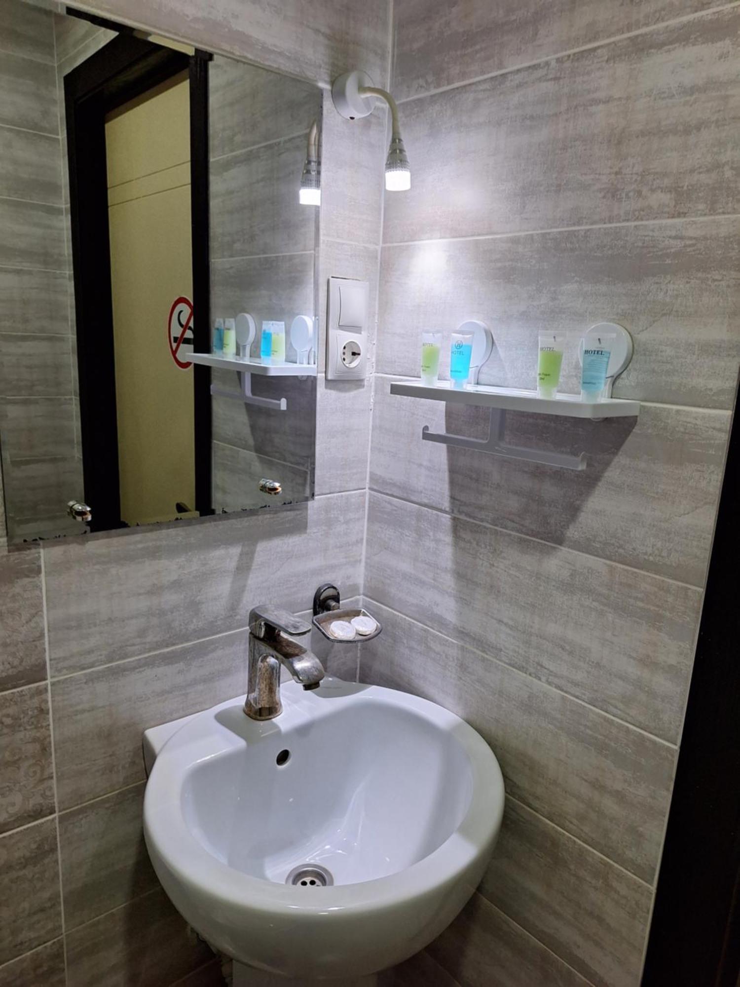 Hotel Georgian Kutaisi Dış mekan fotoğraf