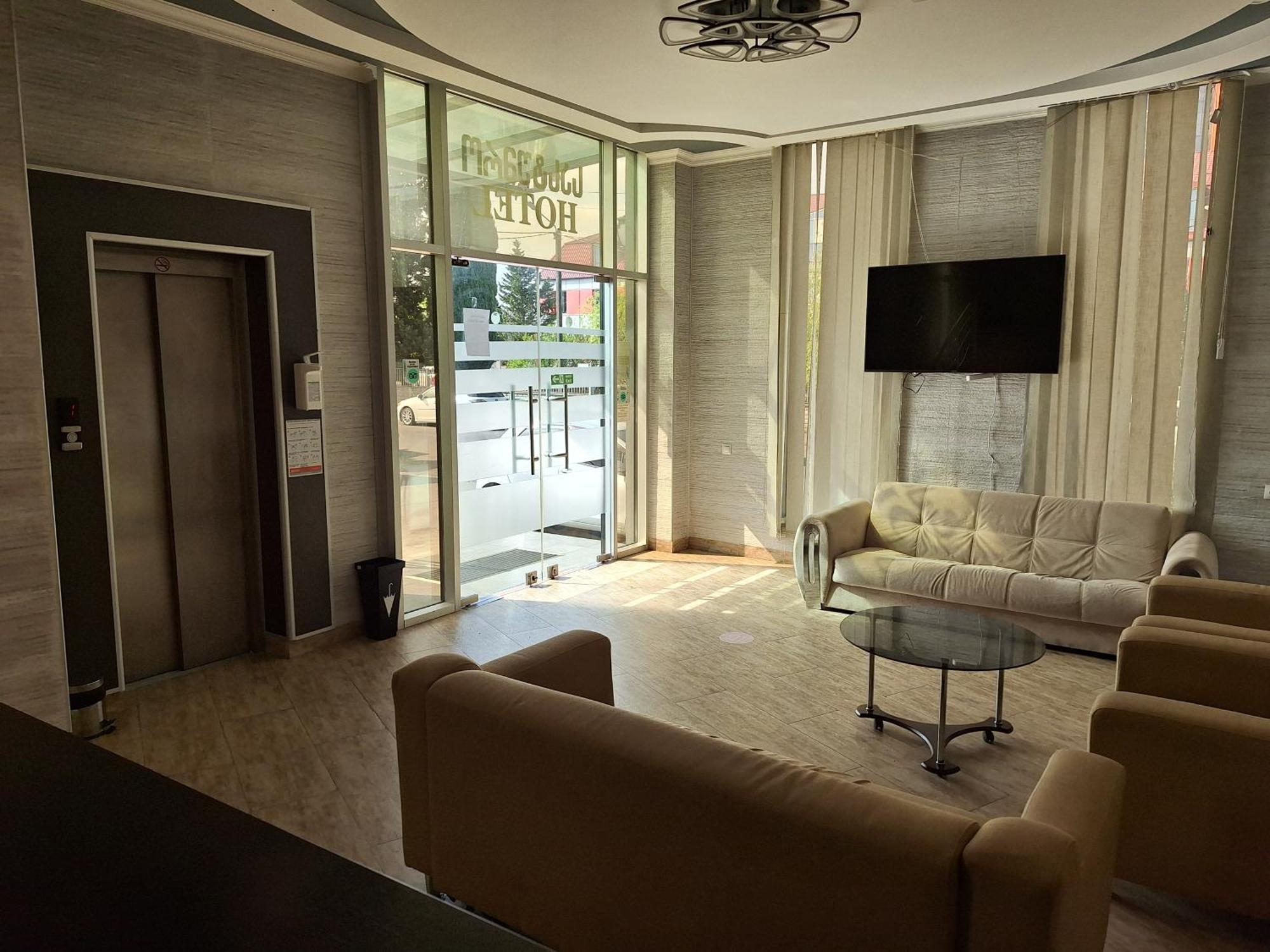 Hotel Georgian Kutaisi Dış mekan fotoğraf